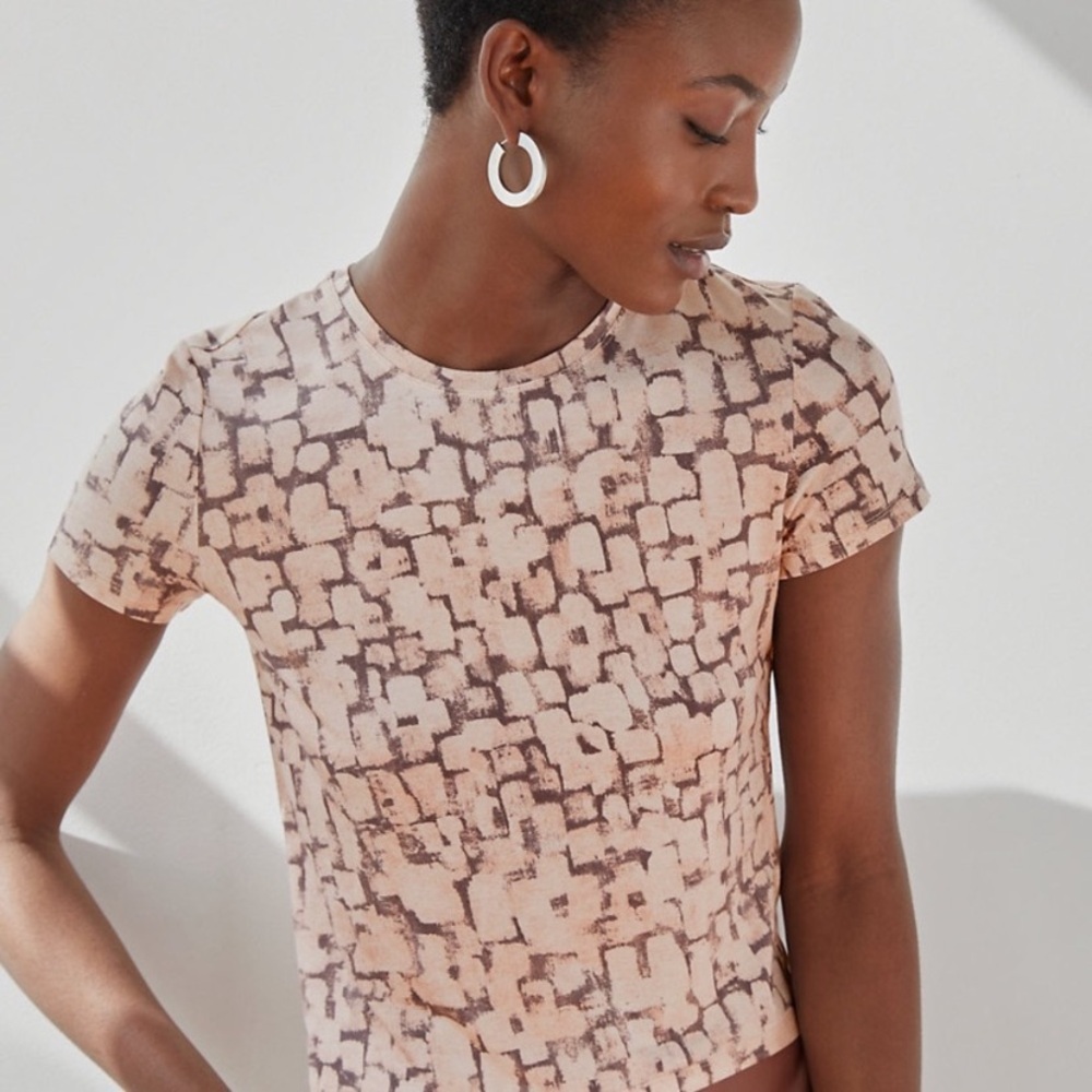 Babaton Aritzia Everyday T-Shirt size medium